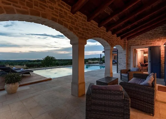 Feriehus Villa Kastelir Poreč